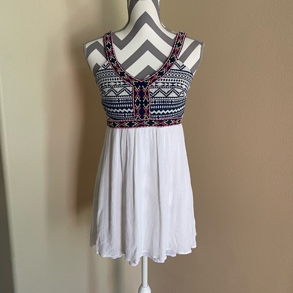 Tops - Cute Women’s Top - Sleeveless - Size: Small